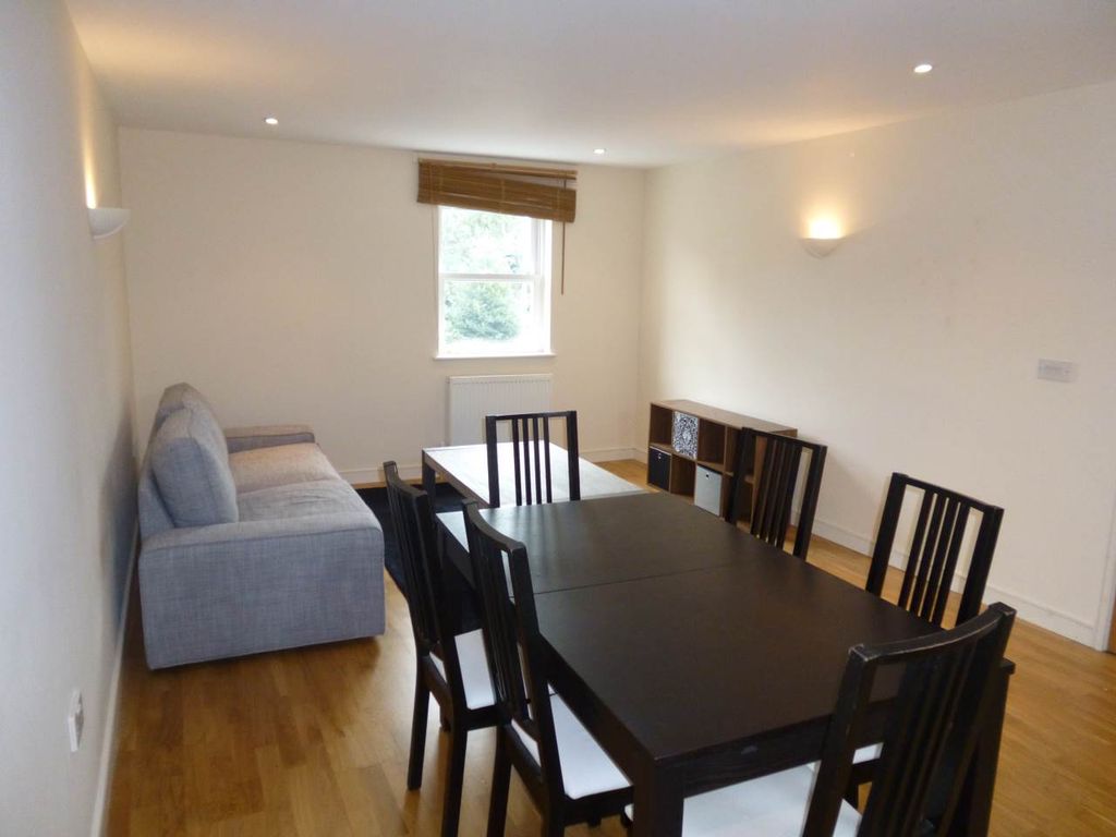 Property photo 3 of 6 Dining Area