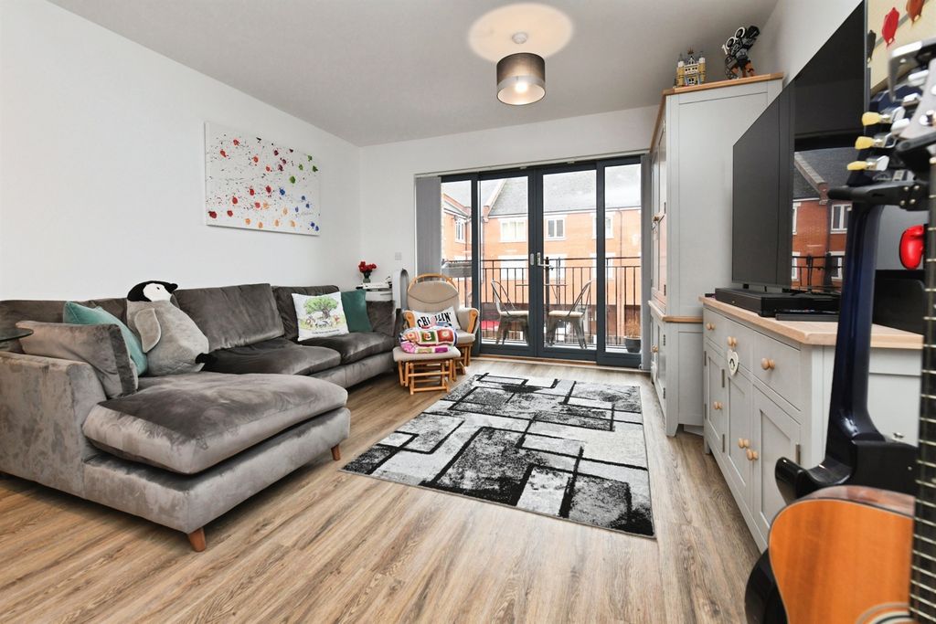 Property photo 3 of 14