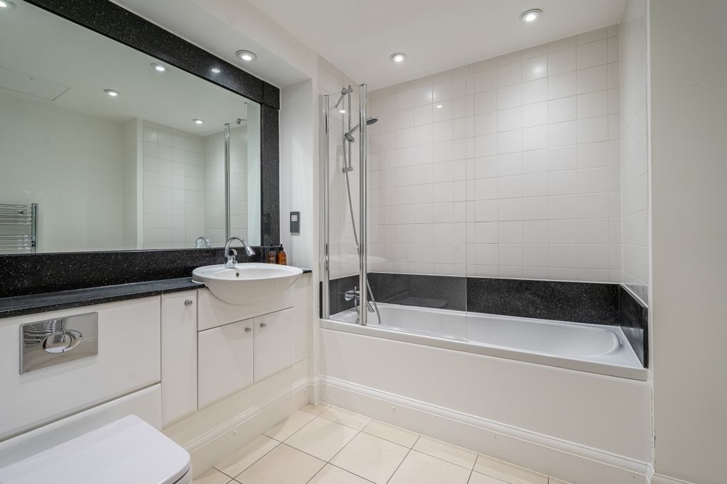 Property photo 1 of 36 72_11_Sheldon_Sq_...