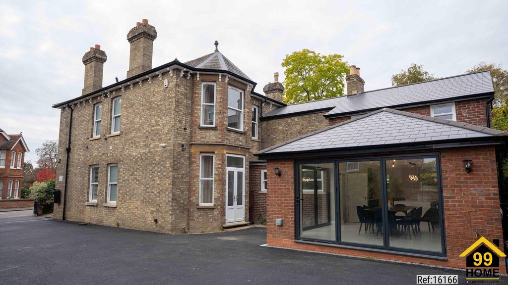 Property photo 2 of 10 Photo 1