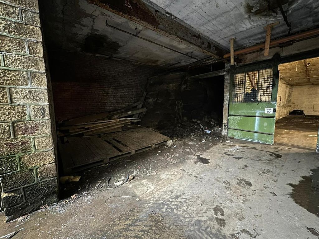 Property photo 2 of 16 Unit 10, Colne Valley Business Park