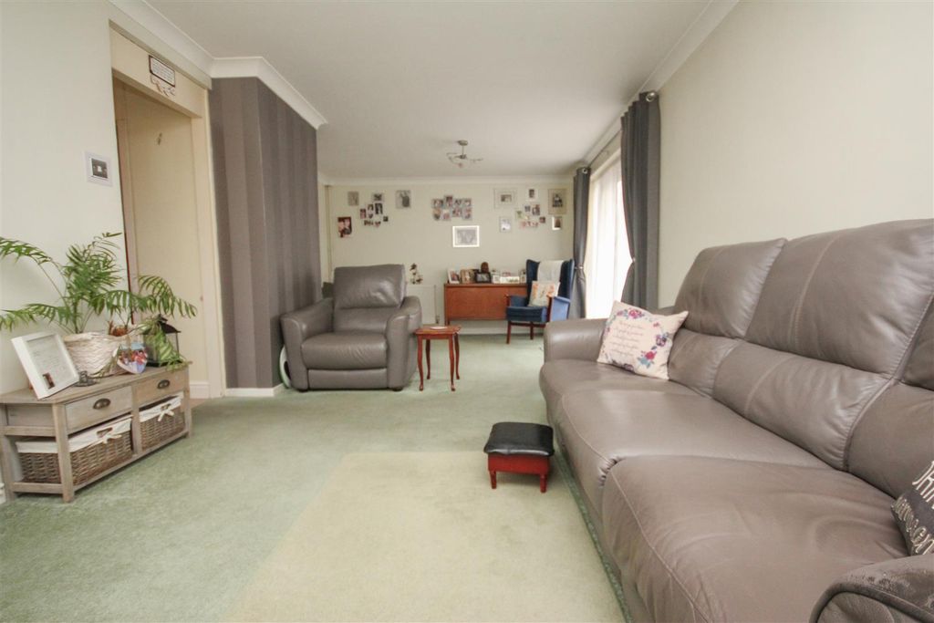 Property photo 3 of 13 Living 2.Jpg