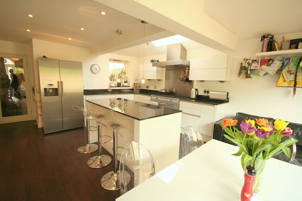 Property photo 2 of 8 Photo 02