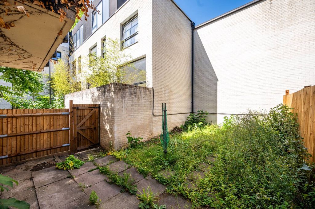 Property photo 3 of 10