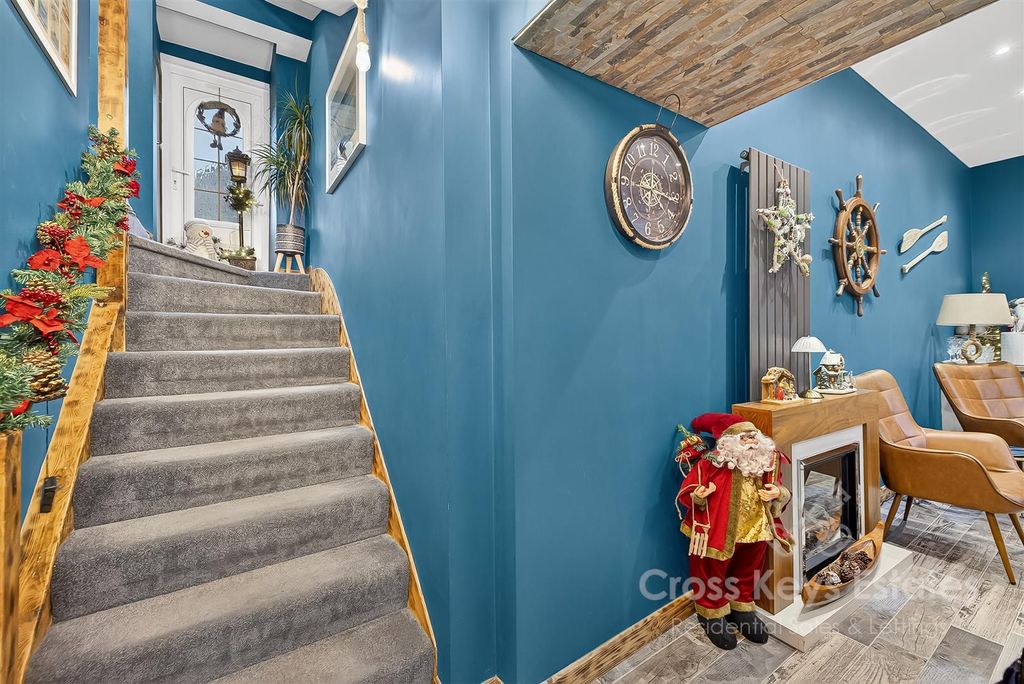 Property photo 2 of 47 Entrance Vestibule