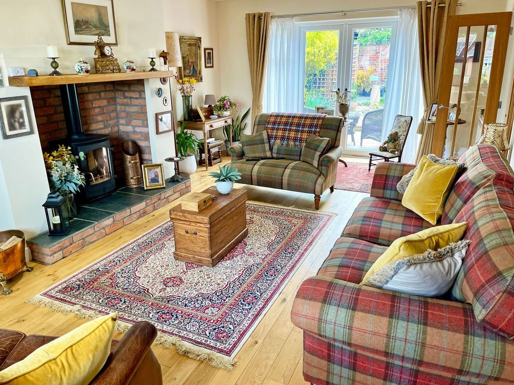 Property photo 2 of 21