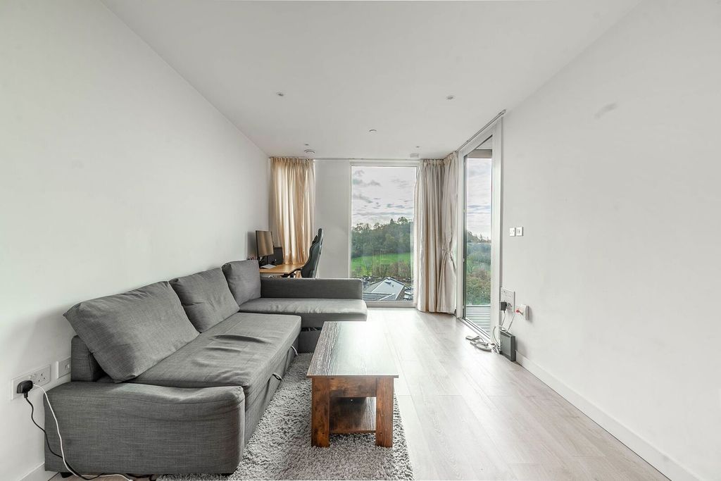 Property photo 2 of 9