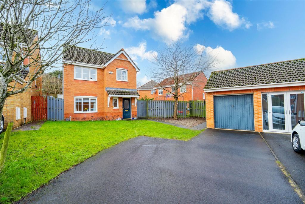 Property photo 1 of 16 Front.External..Jpg