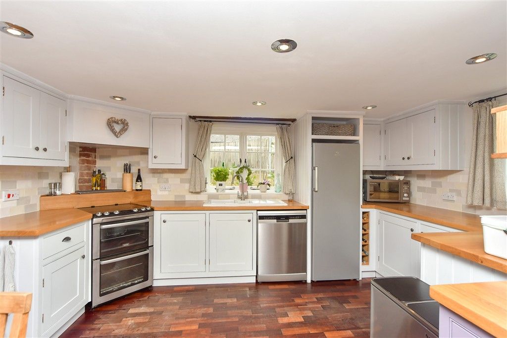 Property photo 2 of 16 Kitchen