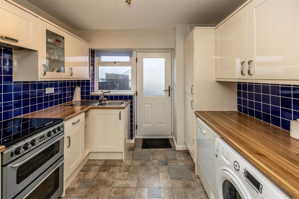 Property photo 3 of 22 47Nprqueens-220126-8.Jpg