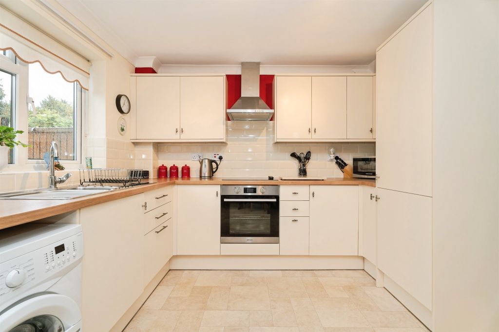 Property photo 2 of 18