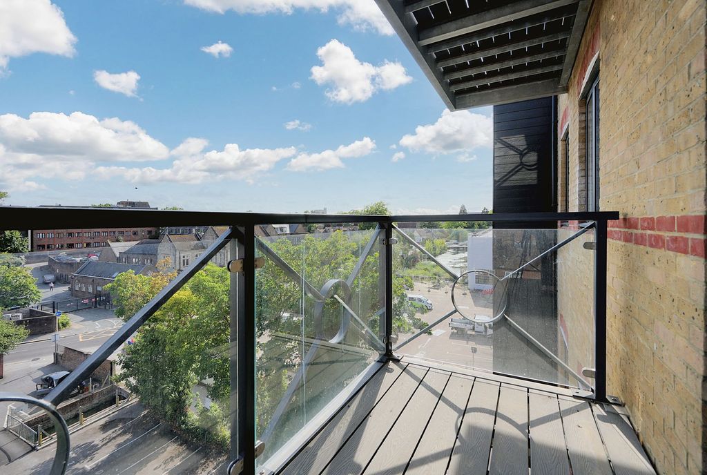 Property photo 2 of 8