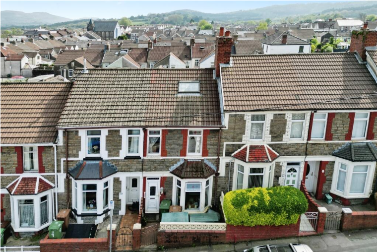 Property photo 1 of 3