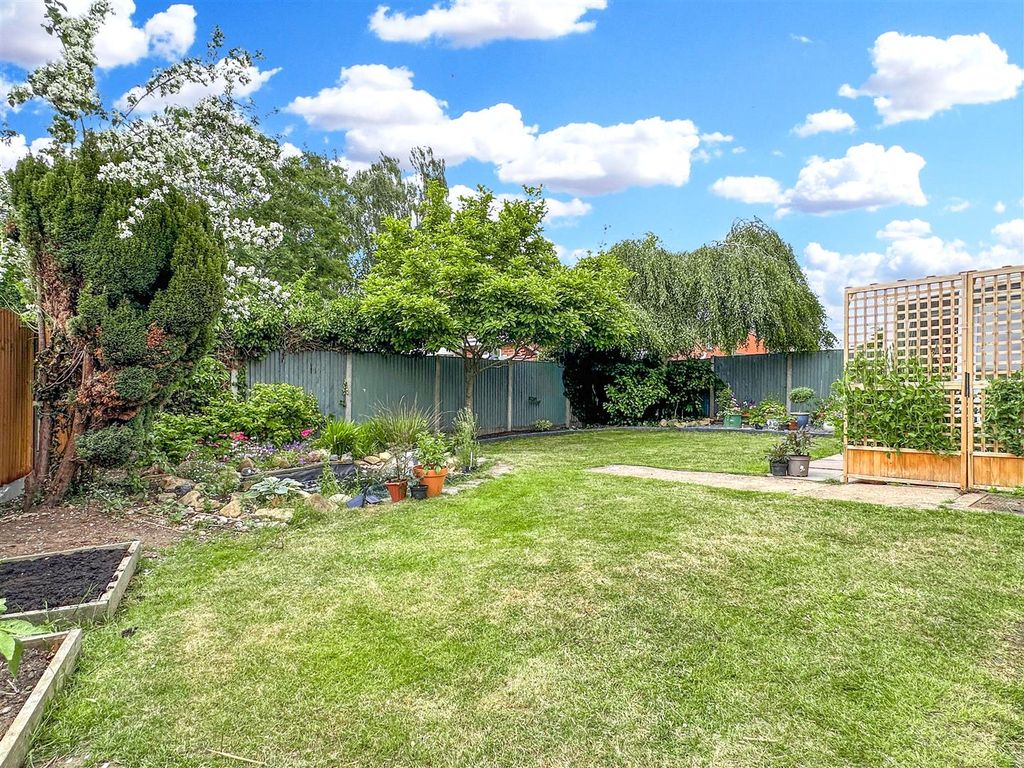 Property photo 3 of 26 Lovely Private Garden 524