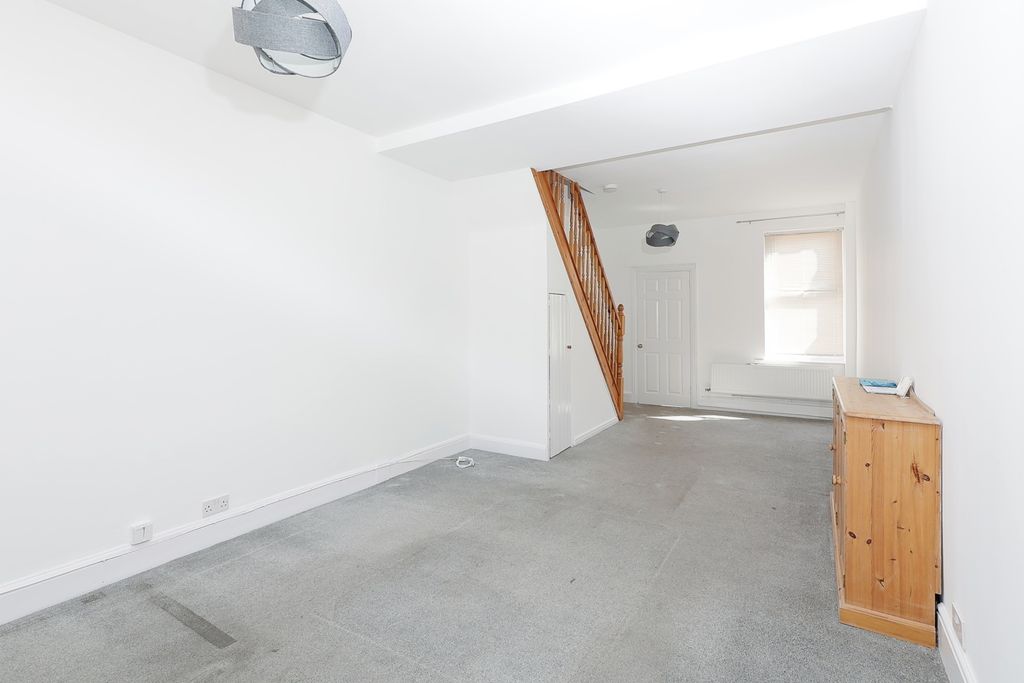 Property photo 3 of 12 Photo