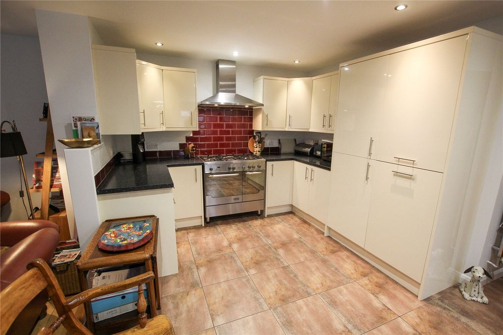 Property photo 3 of 22 Kitchen.