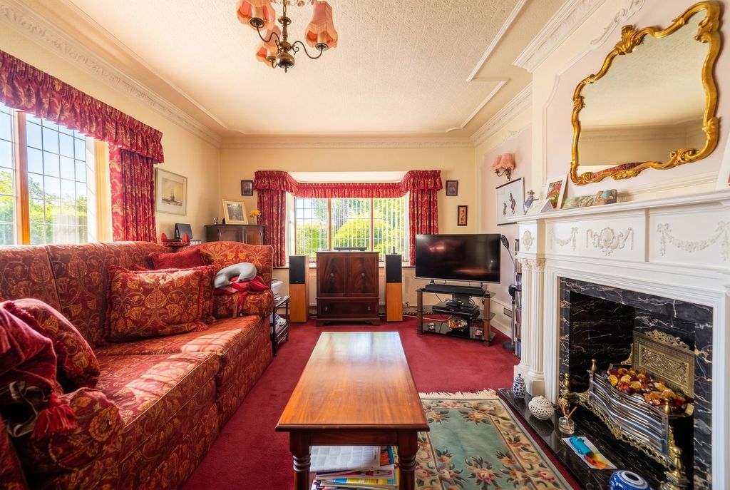 Property photo 3 of 31