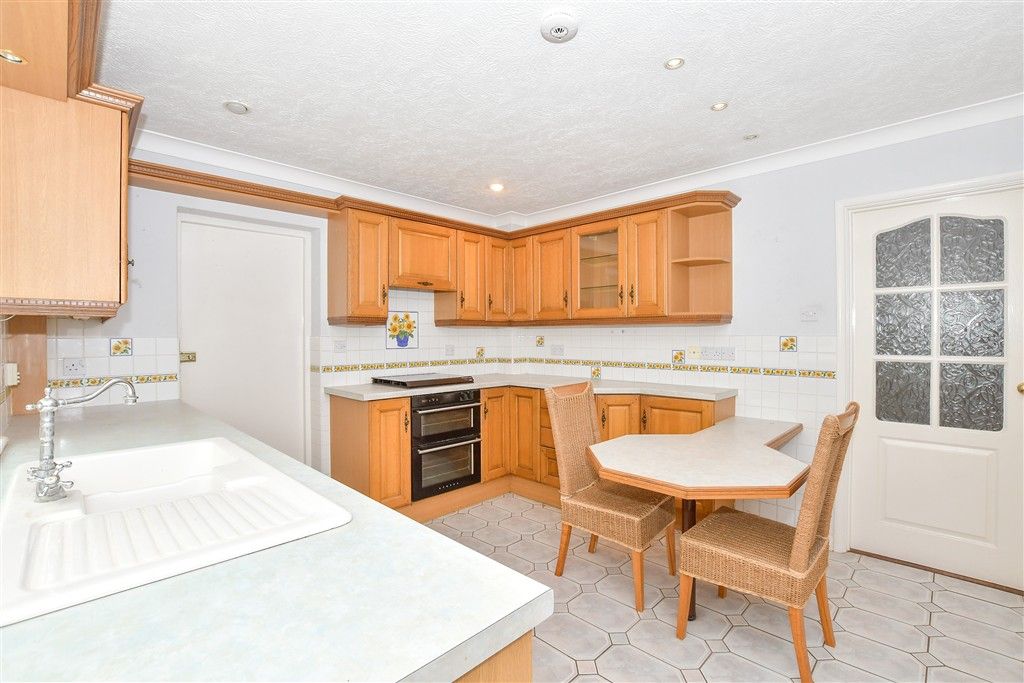 Property photo 3 of 13 Kitchen