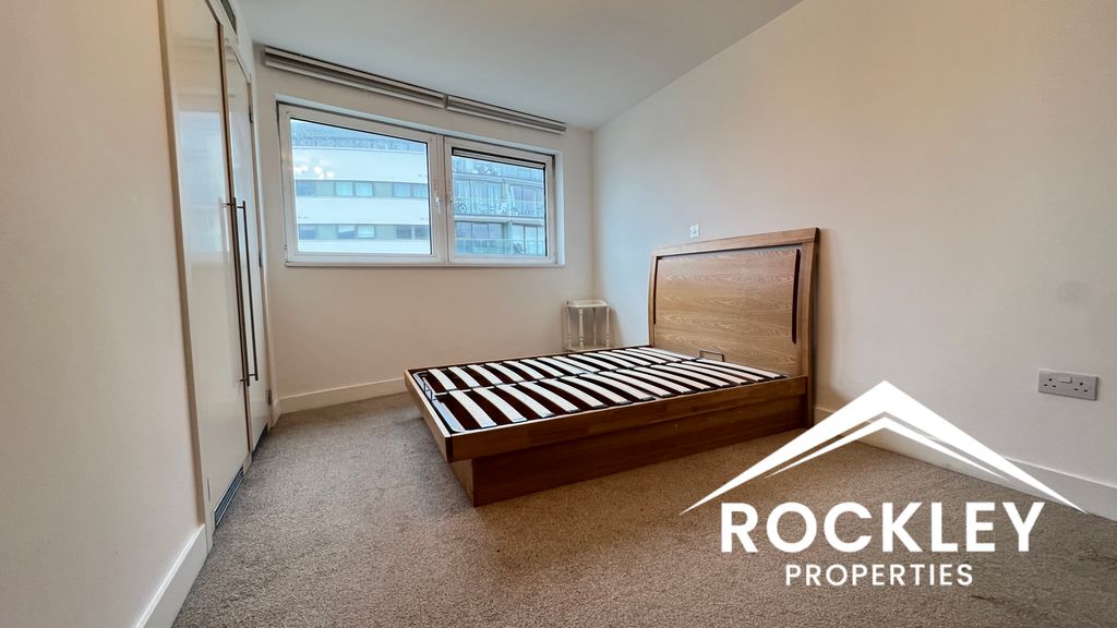 Property photo 3 of 13 Main Bedroom