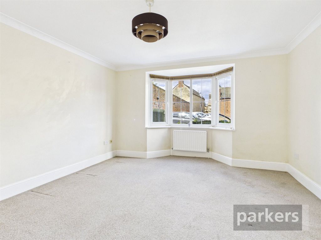 Property photo 2 of 17 Living Room