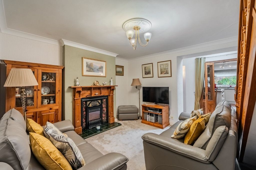 Property photo 2 of 43