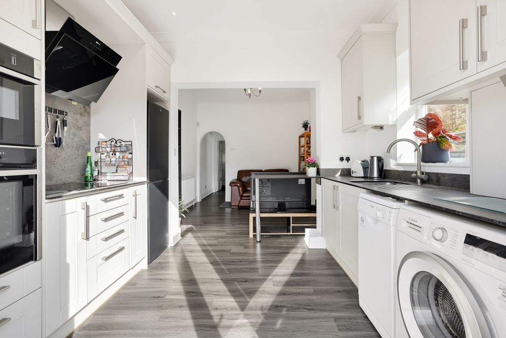 Property photo 2 of 15 Kitchen | Reception