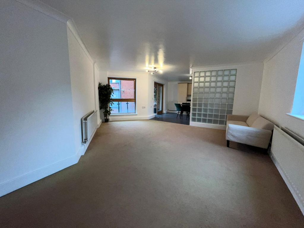 Property photo 3 of 11 Living Room