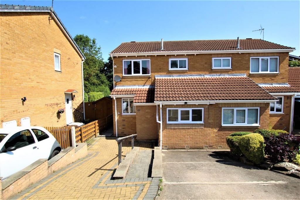 Property photo 1 of 30