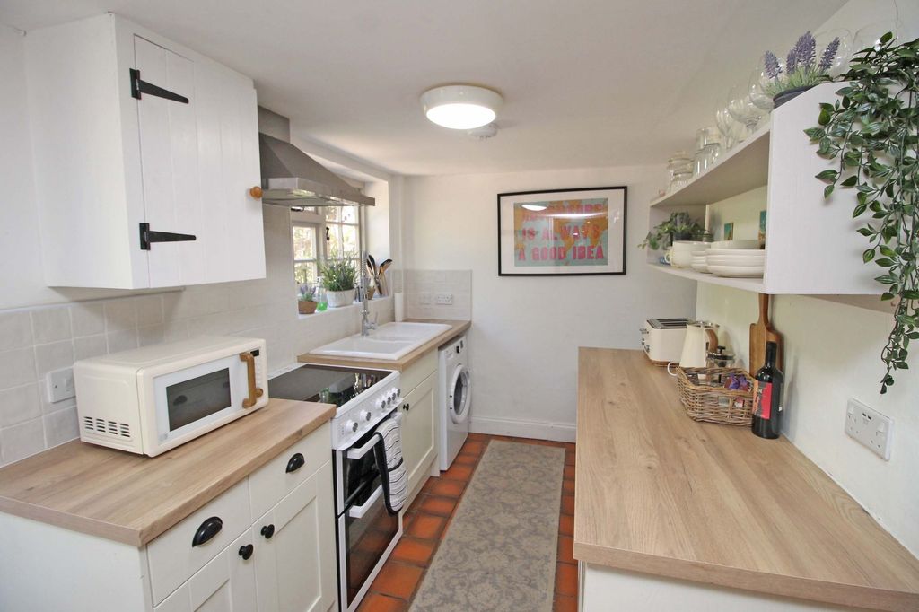 Property photo 2 of 10