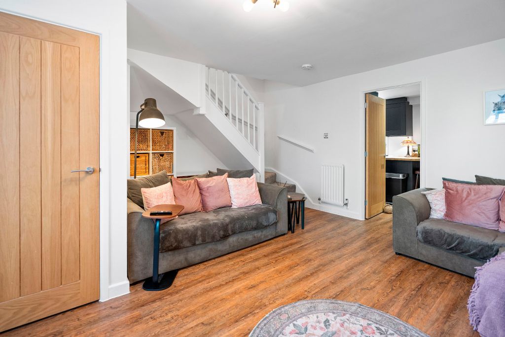 Property photo 3 of 29