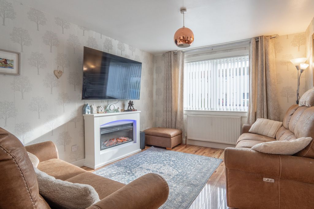 Property photo 3 of 31