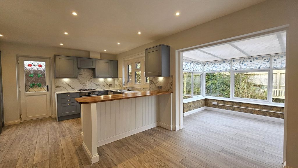 Property photo 2 of 9 Picture 2