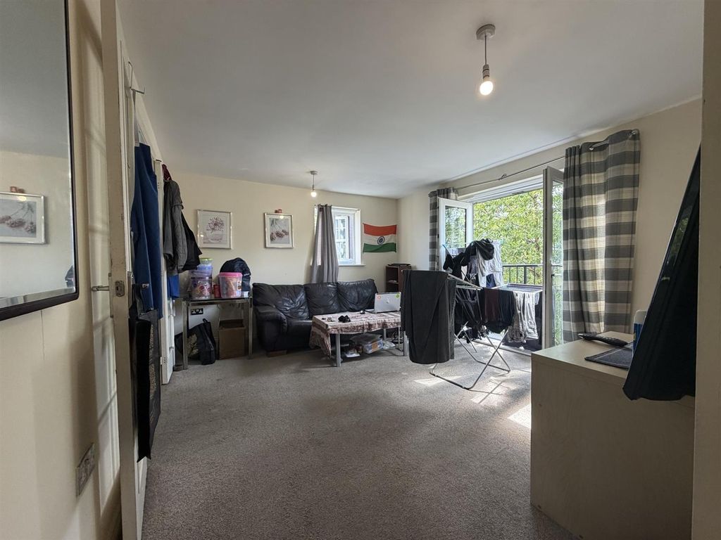 Property photo 3 of 8