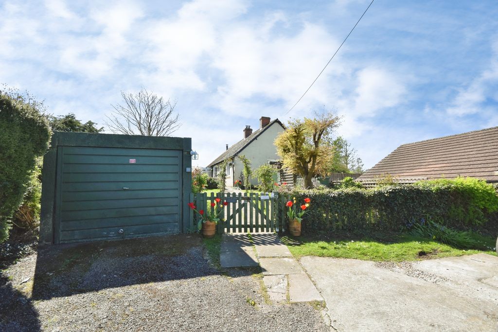 Property photo 3 of 20