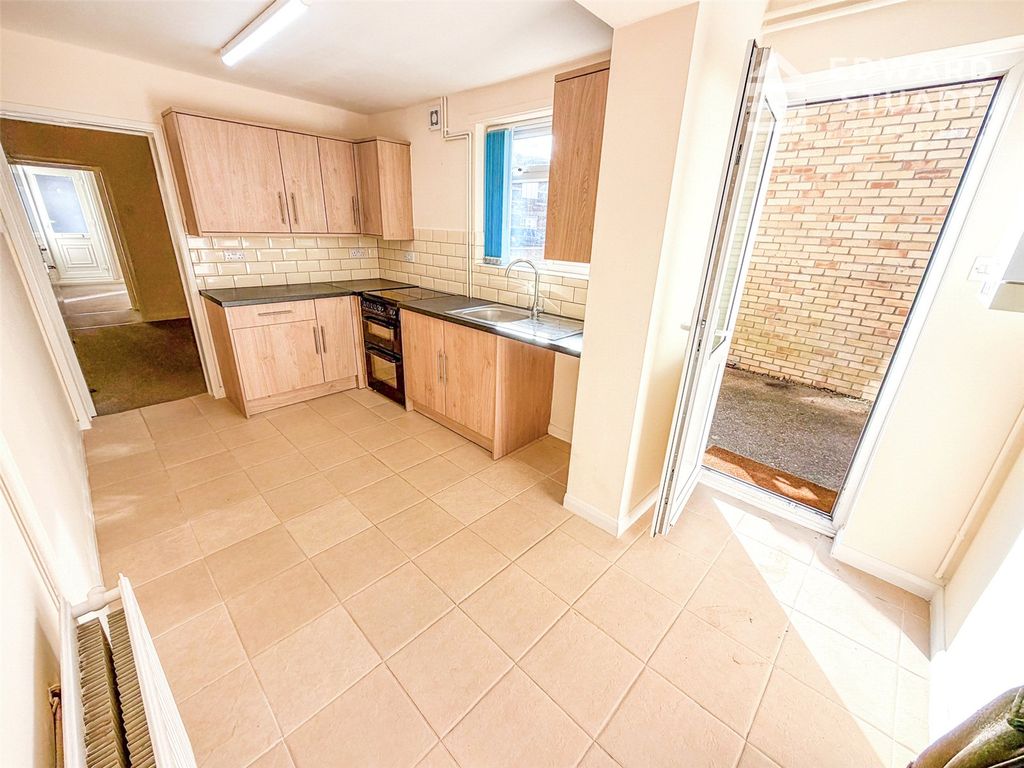 Property photo 2 of 13 Picture No. 12