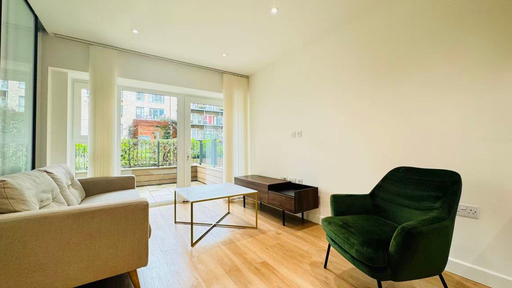 Property photo 2 of 11