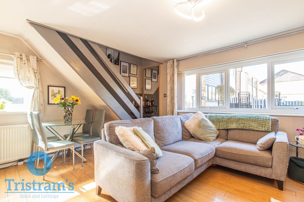 Property photo 3 of 30