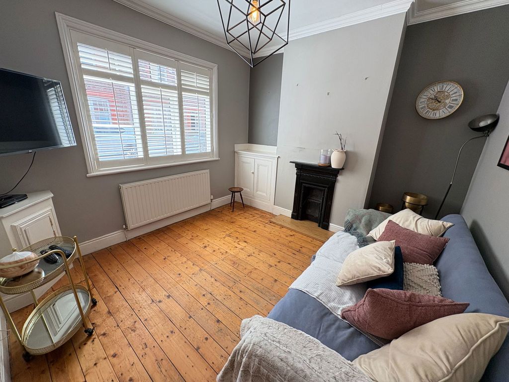 Property photo 3 of 12