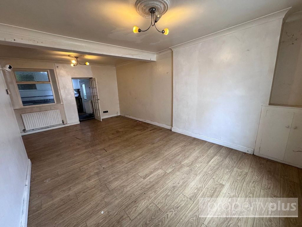 Property photo 3 of 11 Picture No. 08