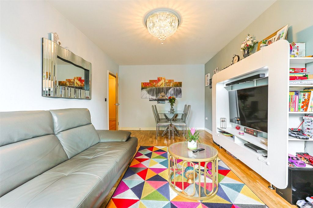 Property photo 2 of 17 Picture No. 05