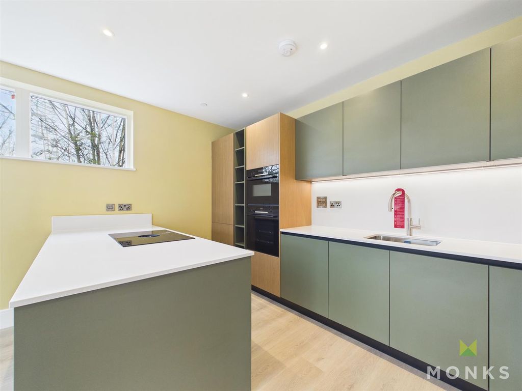 Property photo 2 of 18 Cam01520G0-Pr0347-Still027.Jpg