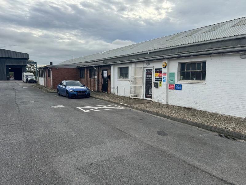 Property photo 1 of 3