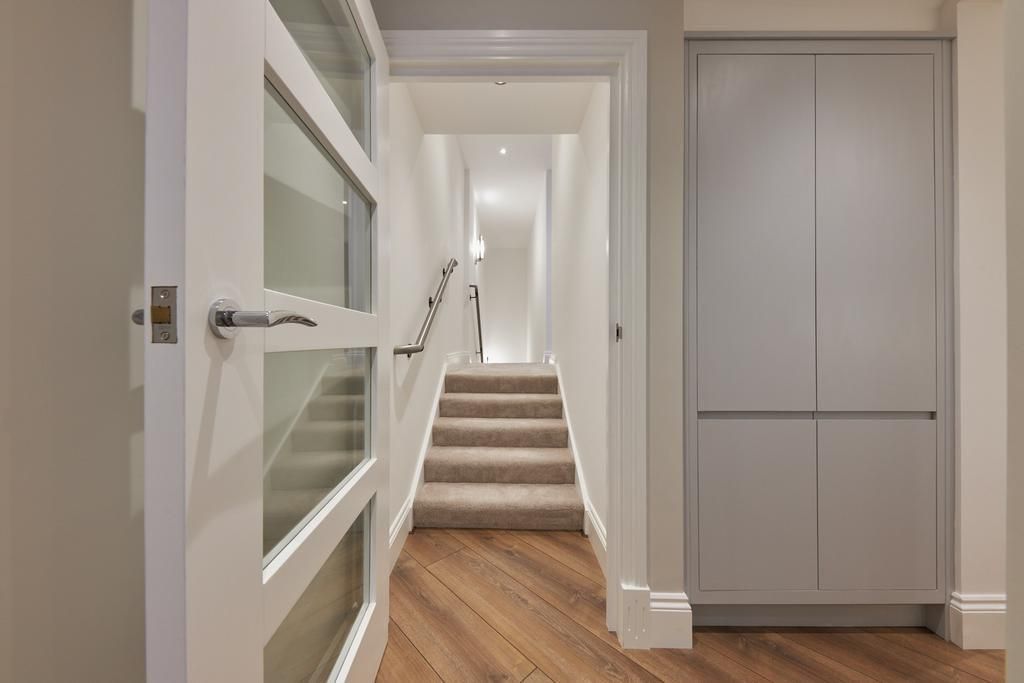 Property photo 3 of 9 Hallway