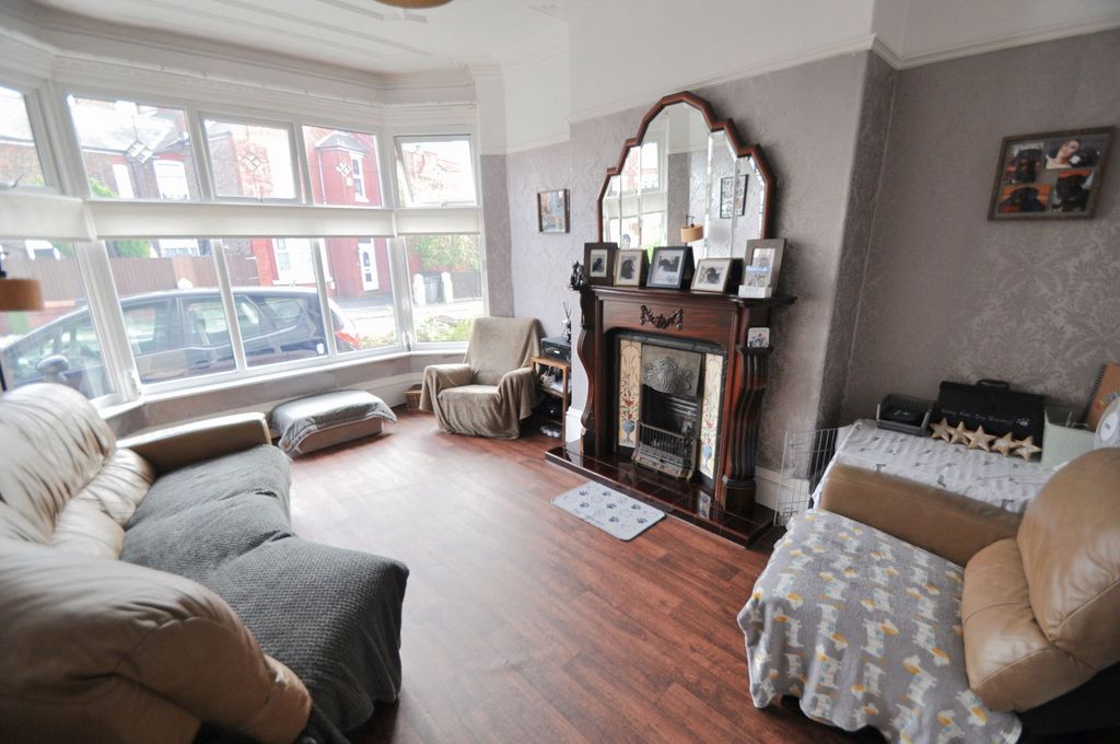 Property photo 2 of 33