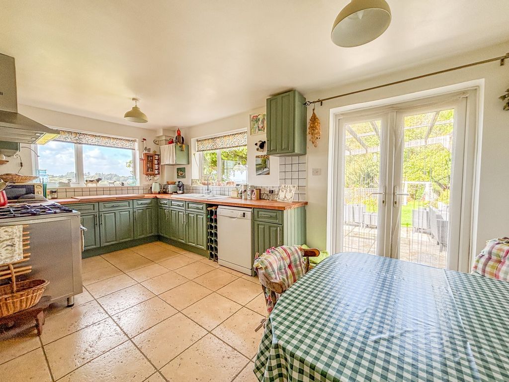 Property photo 3 of 30