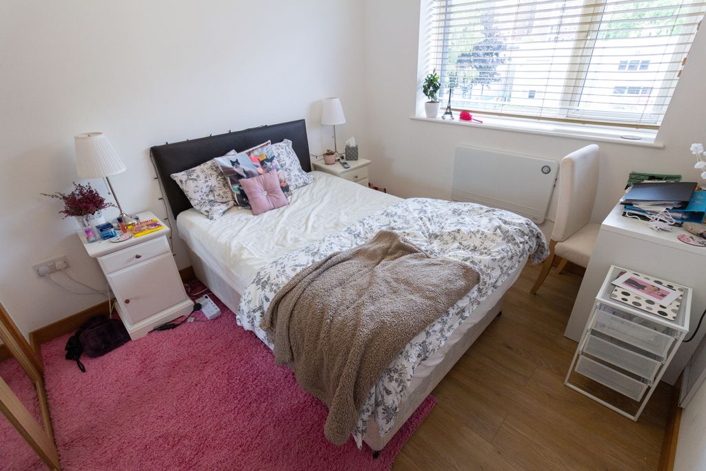 Property photo 3 of 6