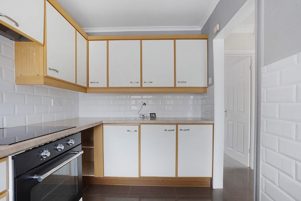Property photo 3 of 13 3998938