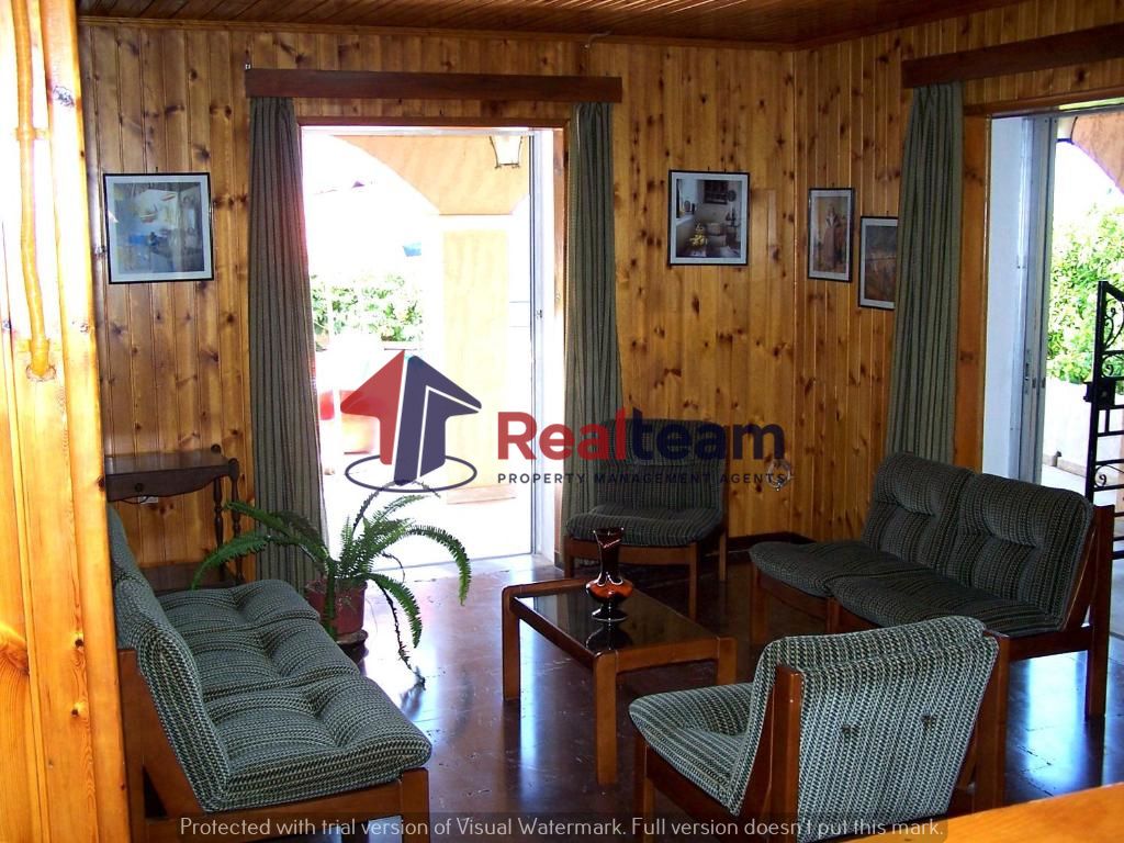 Property photo 2 of 25