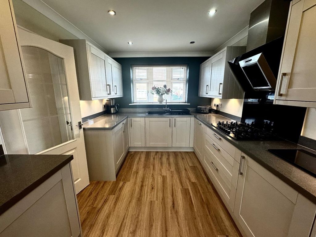 Property photo 2 of 22 Kitchen