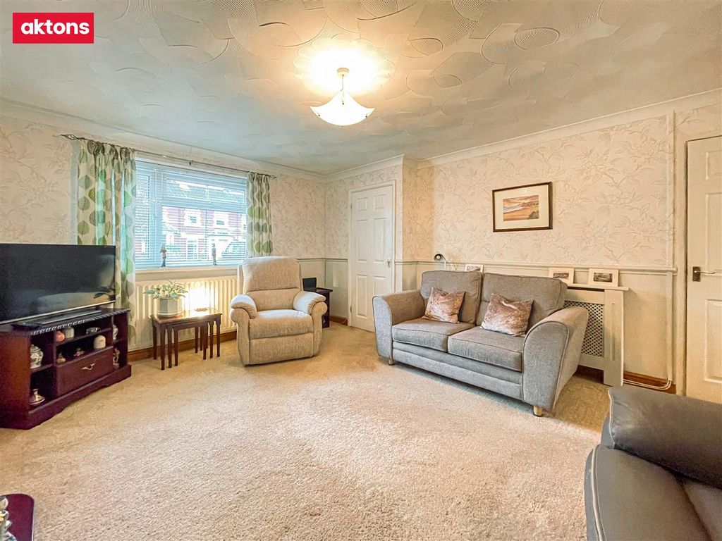 Property photo 3 of 20 Img_5019.Heic.Jpg